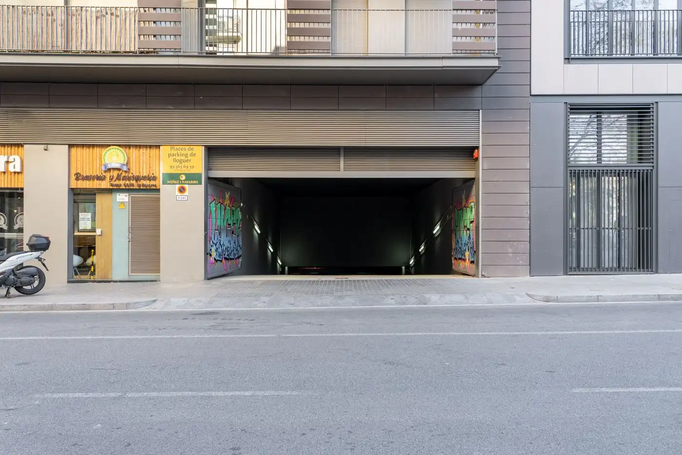 Außenansicht von Garage zur Miete in Barcelona