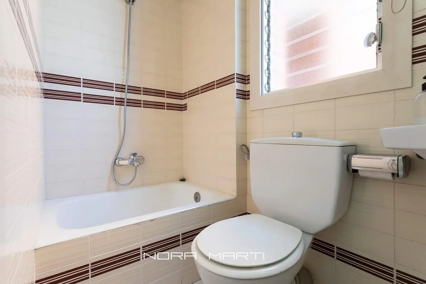 Bathroom of Flat for rent in Barcelona