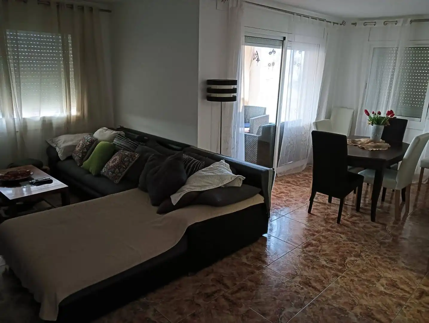 Habitación de Casa adosada en venta en Vilanova i la Geltrú con Aire acondicionado, Calefacción y Jardín privado