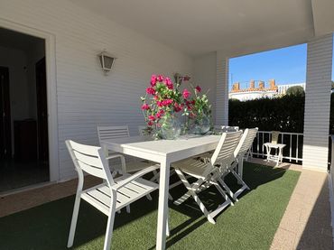 Detached house with pool for sale in Carrer el Garbí