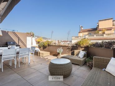 Attique avec ascenseur à louer à Sarrià - Sant Gervasi