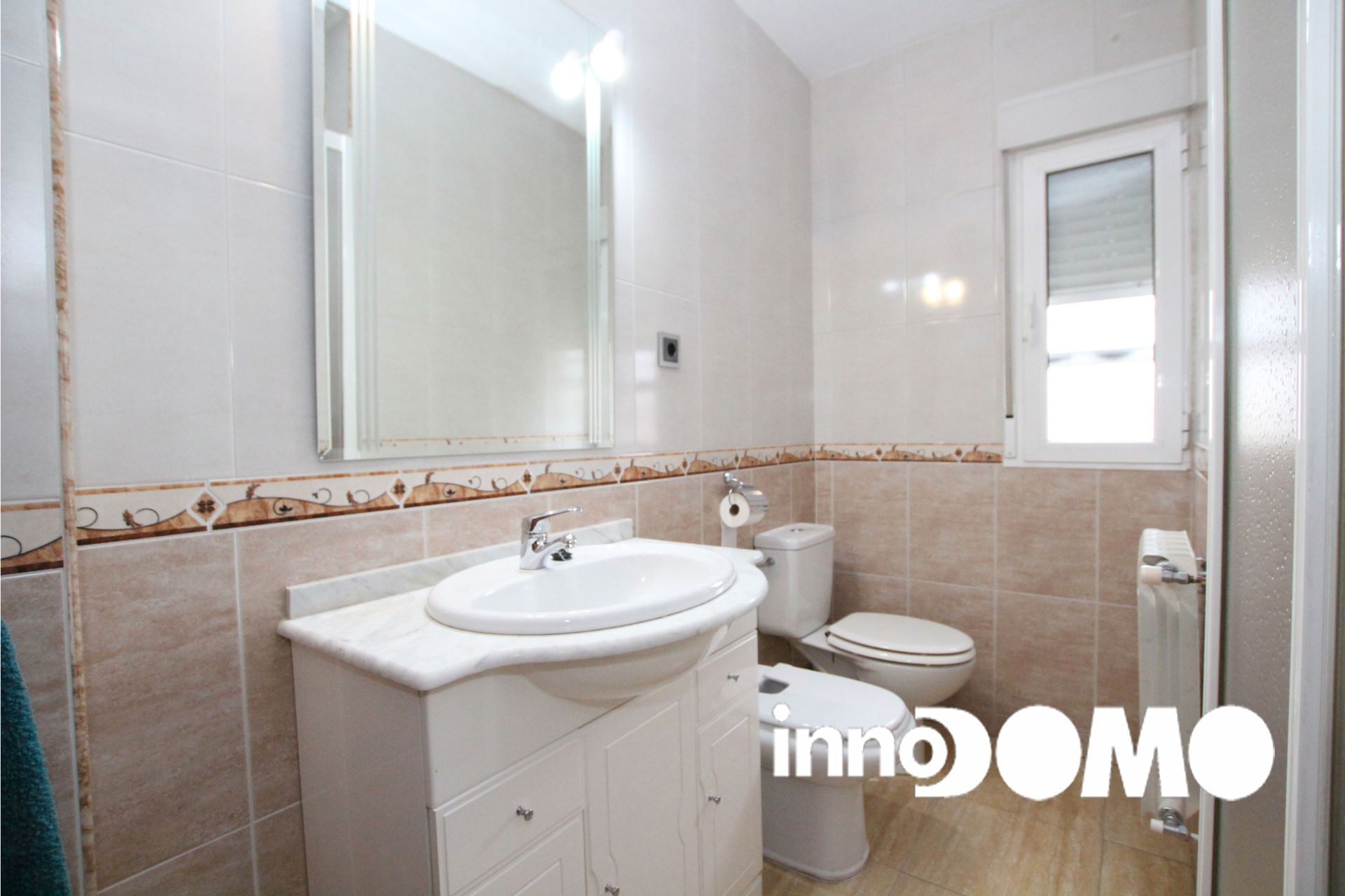 Bathroom of House or chalet to share in Getafe  with Air Conditioner, Heating and Private garden