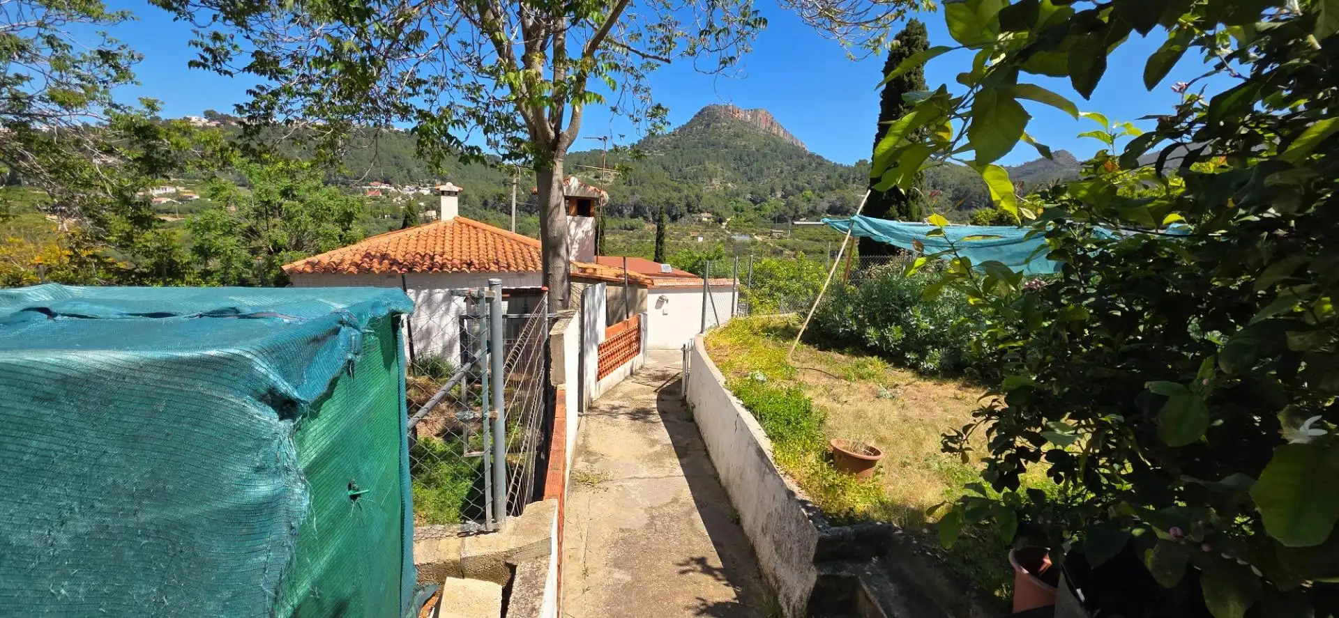 Vista exterior de Casa o xalet en venda en Alzira amb Aire condicionat, Jardí privat i Traster