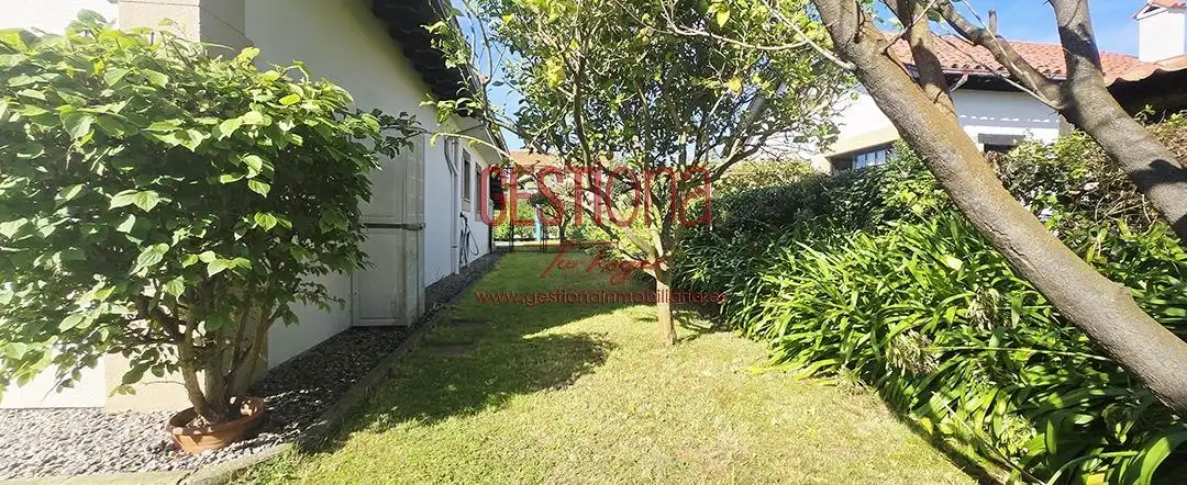 Jardín de Casa o chalet en venta en Ribamontán al Mar con Calefacción, Jardín privado y Piscina