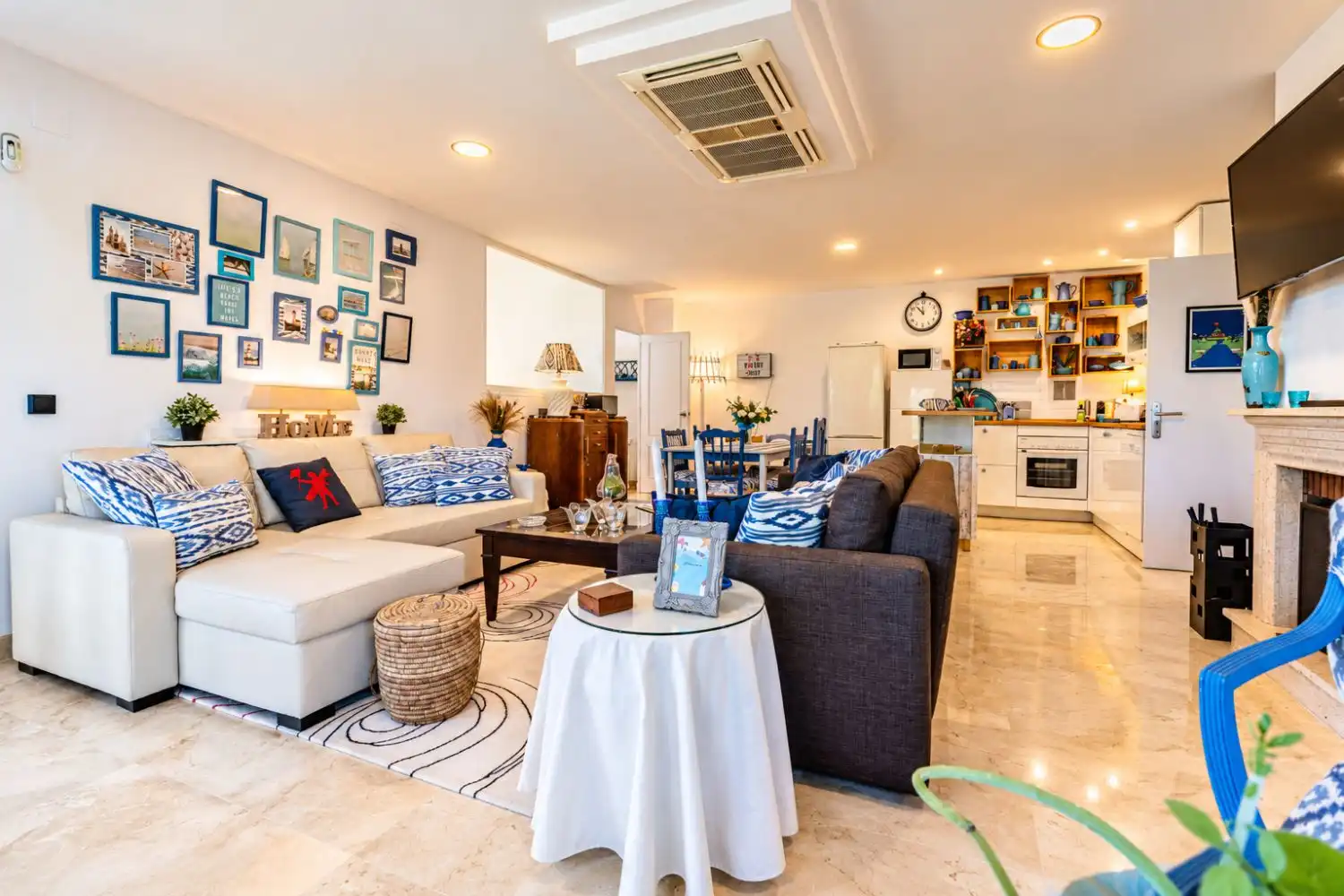 Living room of Houses for sale in Sotogrande Costa