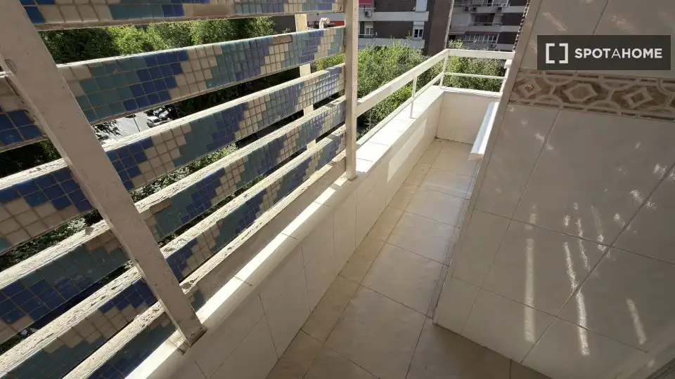 Balcony of Flat for rent in Madrid  with Air Conditioner, Heating and Furnished