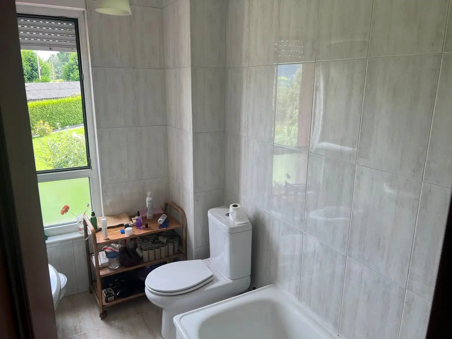 Bany de Casa o xalet en venda en Oviedo  amb Calefacció, Parquet i Terrassa
