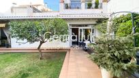 Exterior view of Single-family semi-detached for sale in Badalona  with Air Conditioner, Heating and Private garden