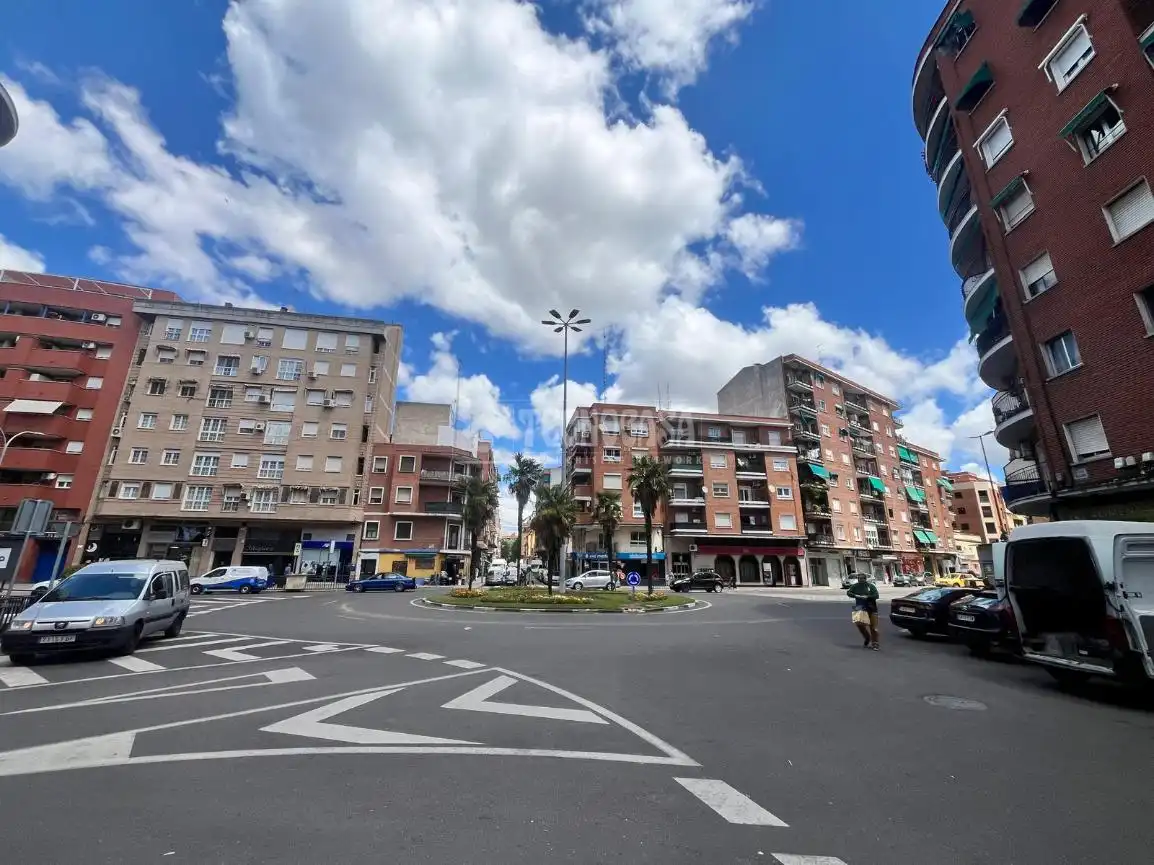 Flat for sale in El Pilar - La Estación