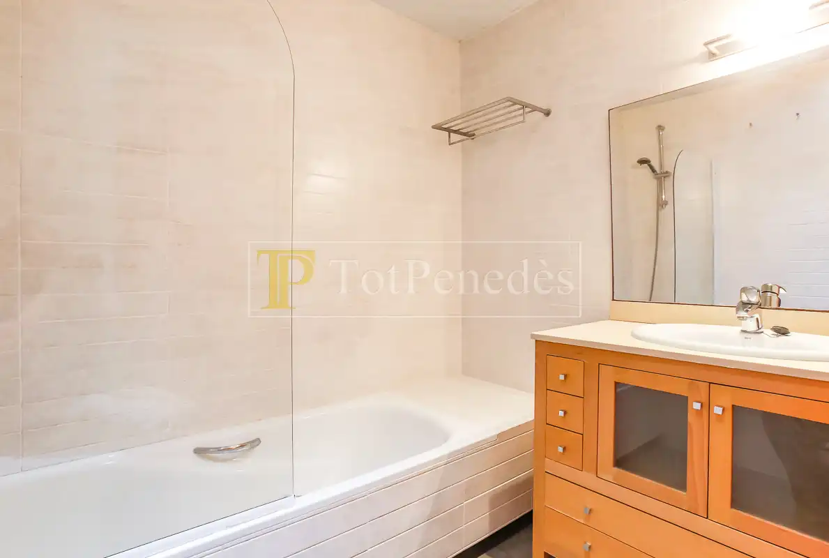 Detached homes for sale in Carrer del Carme, Avinyonet del Penedès