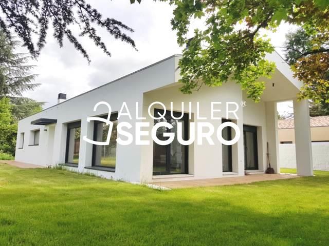 Exterior view of House or chalet to rent in El Escorial  with Heating, Terrace and Furnished