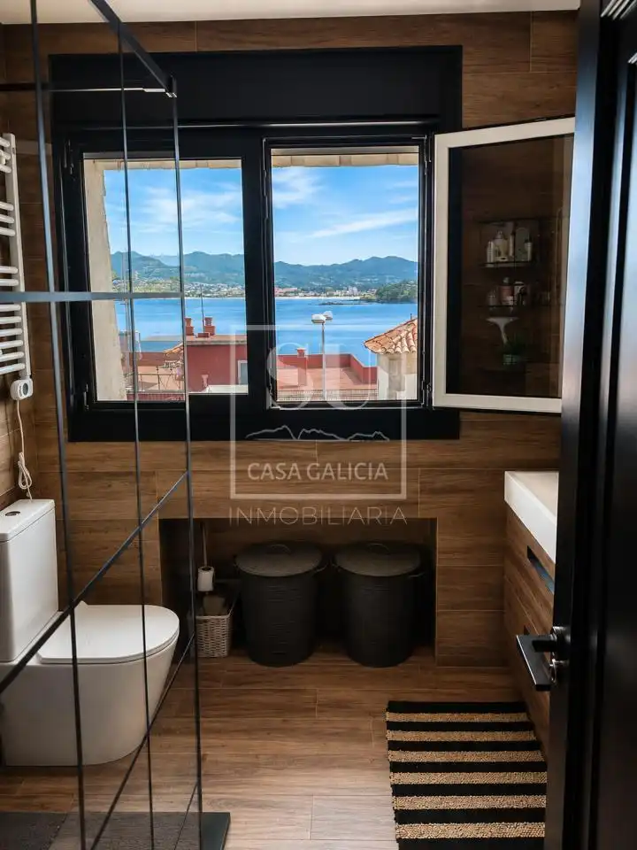 Baño de Casa adosada en venta en Baiona con Calefacción, Jardín privado y Terraza