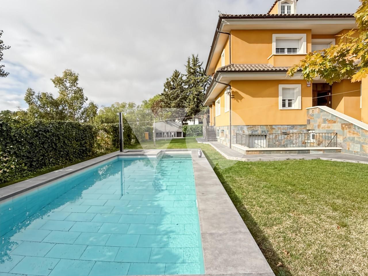 Piscina de Casa o xalet en venda en Villanueva del Pardillo amb Calefacció, Jardí privat i Terrassa