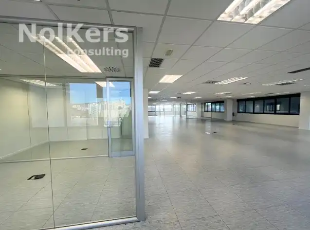 Office for rent in L'Hospitalet de Llobregat  with Air Conditioner and Heating