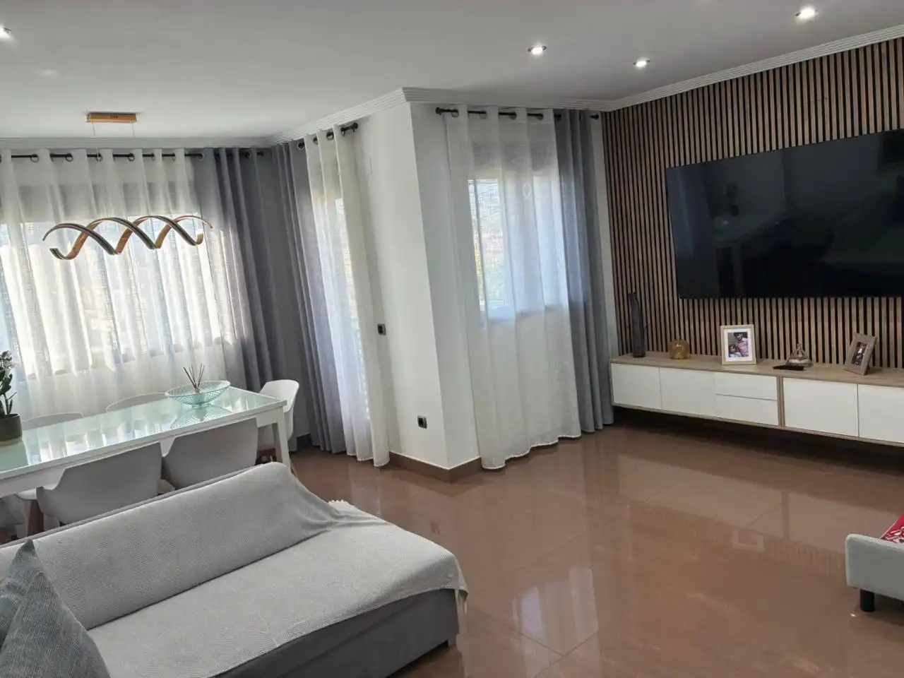 Sala d'estar de Pis en venda en Castellón de la Plana / Castelló de la Plana amb Aire condicionat i Balcó