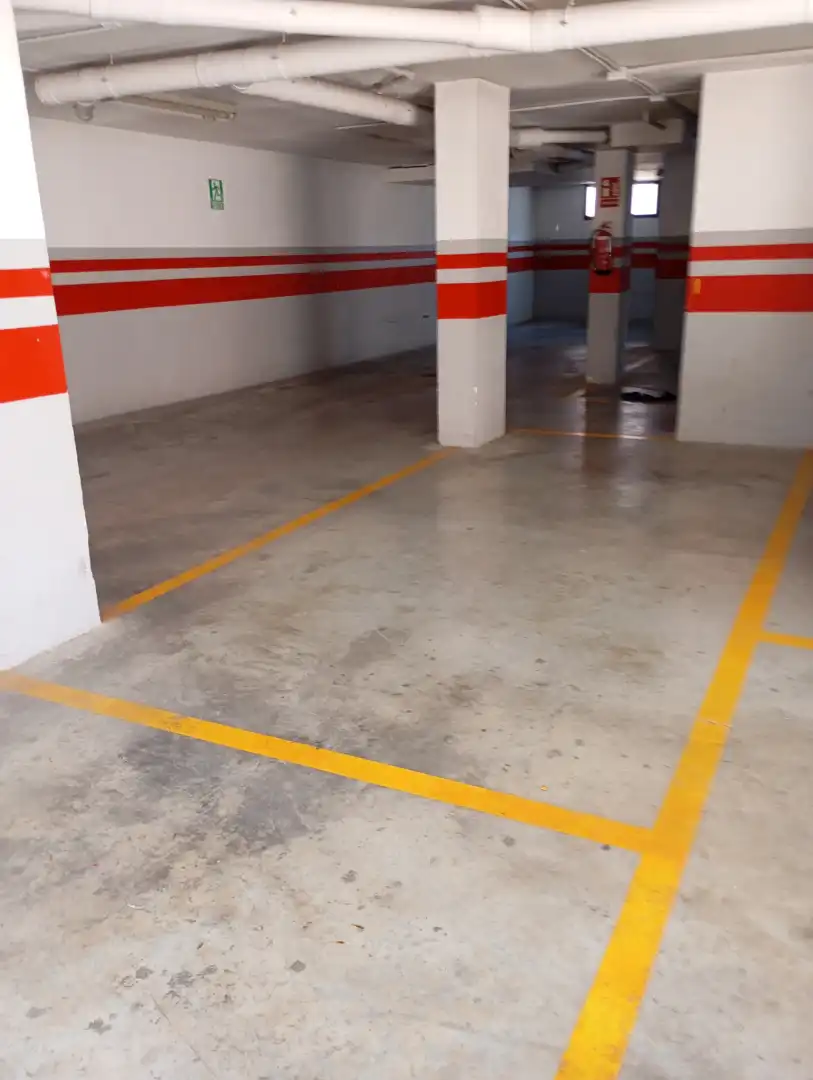 Aparcament de Àtic en venda en Churriana de la Vega amb Calefacció, Terrassa i Moblat
