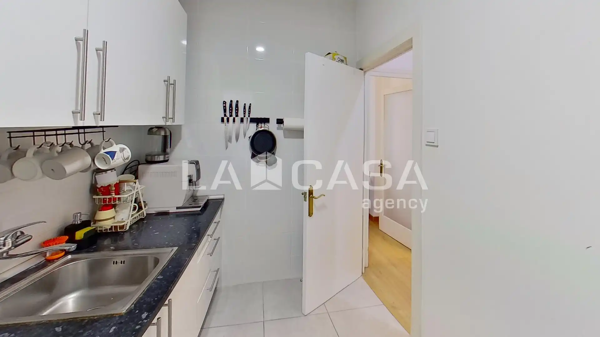 Cocina de Piso en venta en Barcelona con Balcón