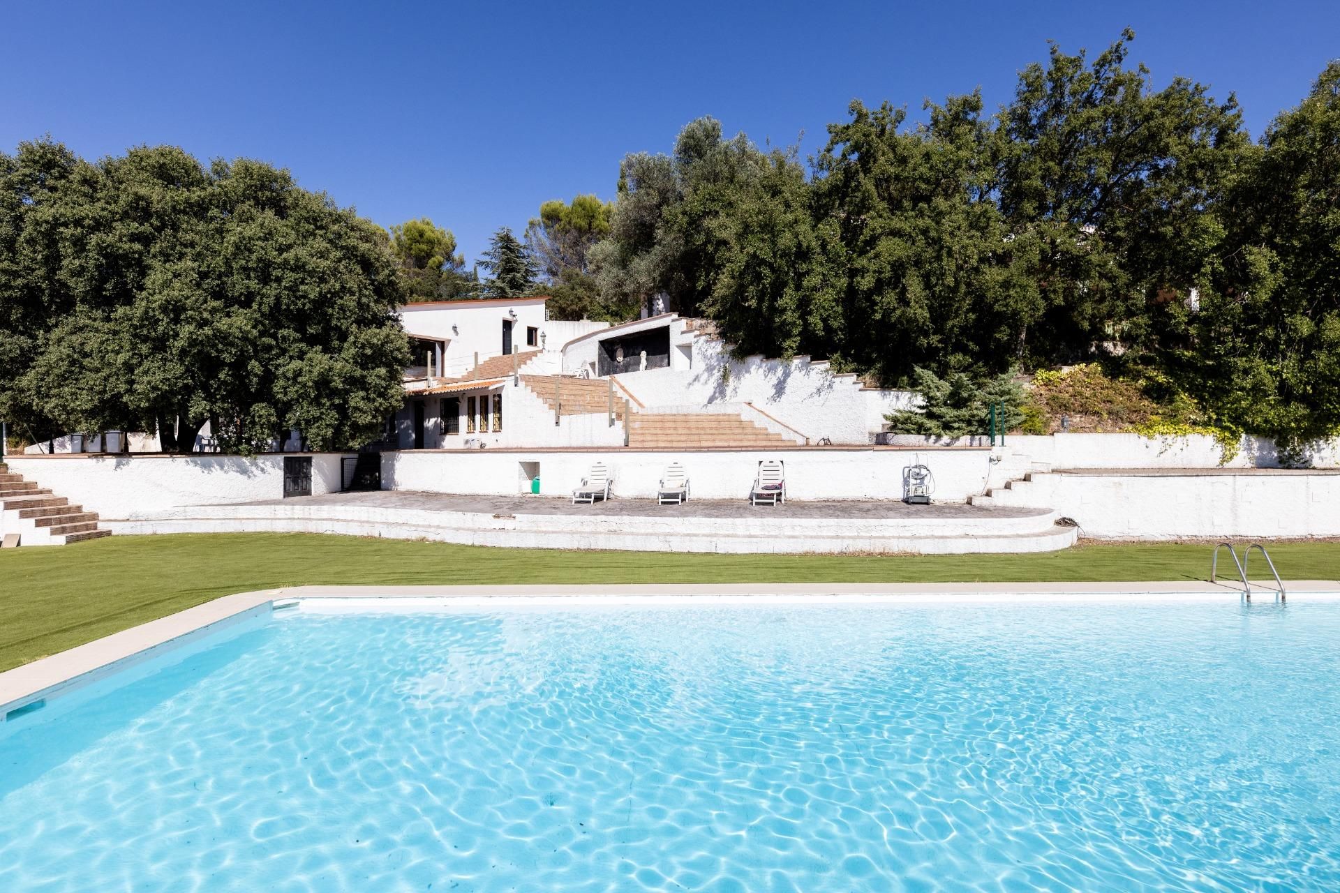Piscina de Casa o xalet en venda en Perales de Tajuña amb Aire condicionat, Calefacció i Jardí privat