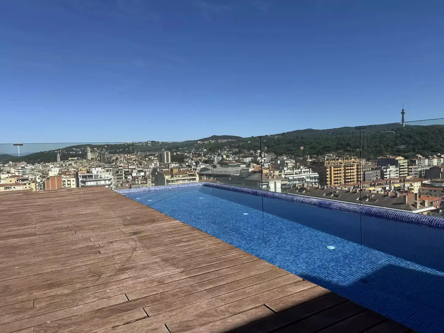 Swimming pool of Flat for sale in Girona  with Air Conditioner, Heating and Parquet flooring