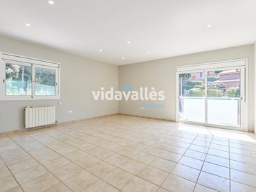 Casa amb balcó en venda a Carrer Sant Joan