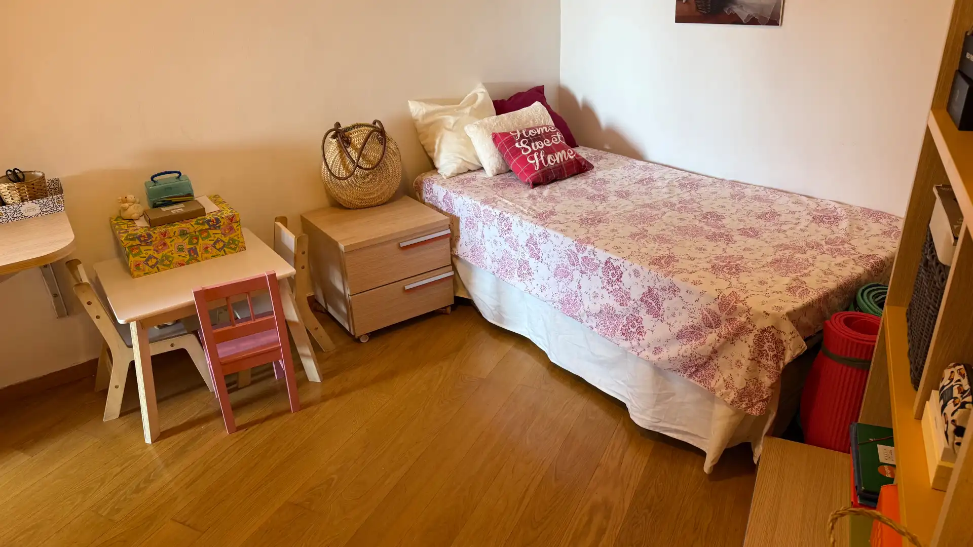 Bedroom of Flat for sale in Barcelona  with Air Conditioner, Heating and Parquet flooring