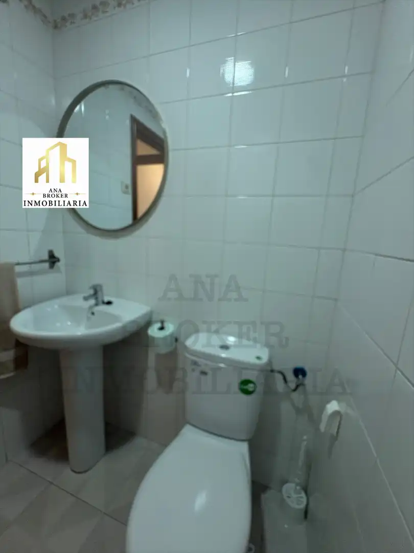 Badezimmer von Wohnung zur Miete in Ronda mit Möbliert