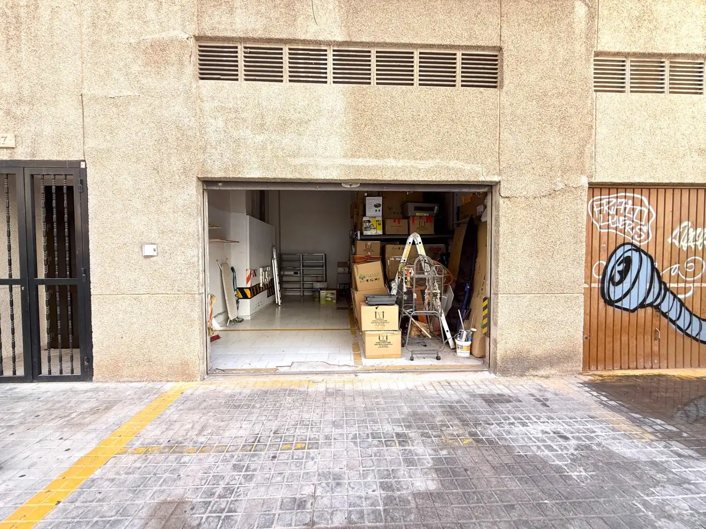 Local comercial en venda a Calle Plus Ultra, imagen 2