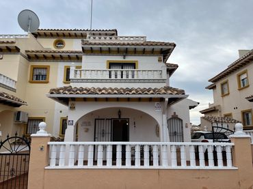 Casa amb piscina de lloguer a Calle FAUNA IBERICA-SOLANA LA