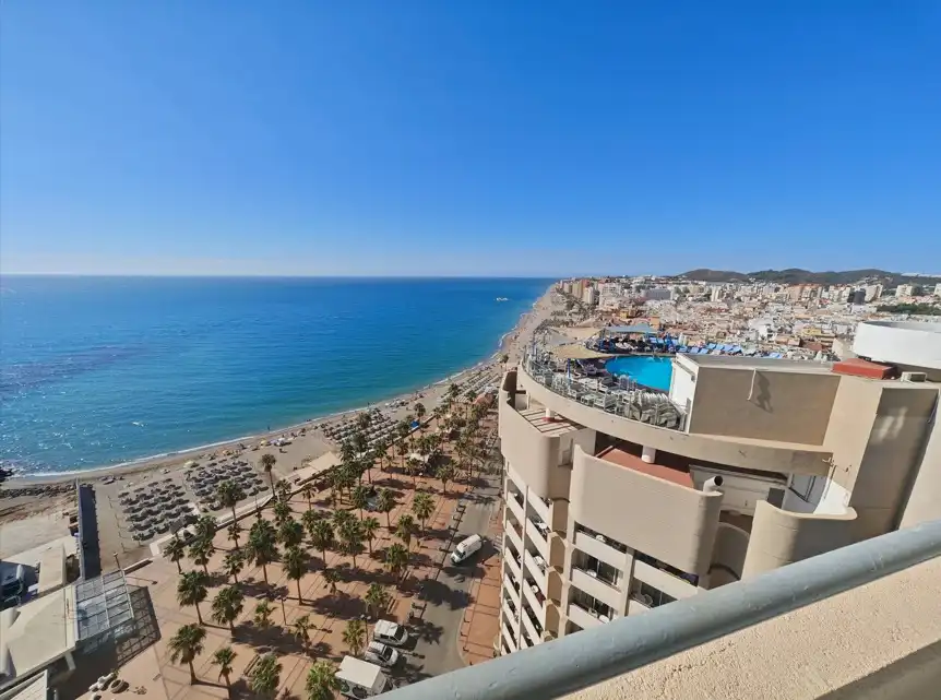 Außenansicht von Wohnung zum Verkauf in Fuengirola mit Klimaanlage, Terrasse und Möbliert