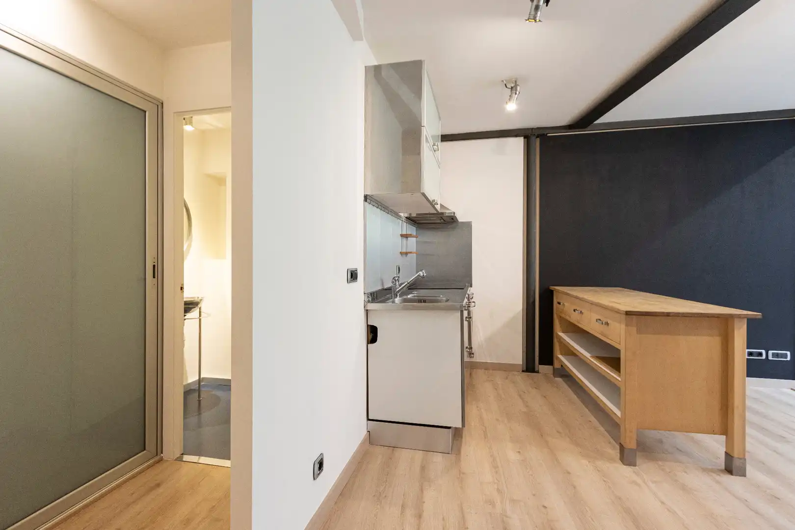 Küche von Büro zur Miete in Barcelona mit Alarm