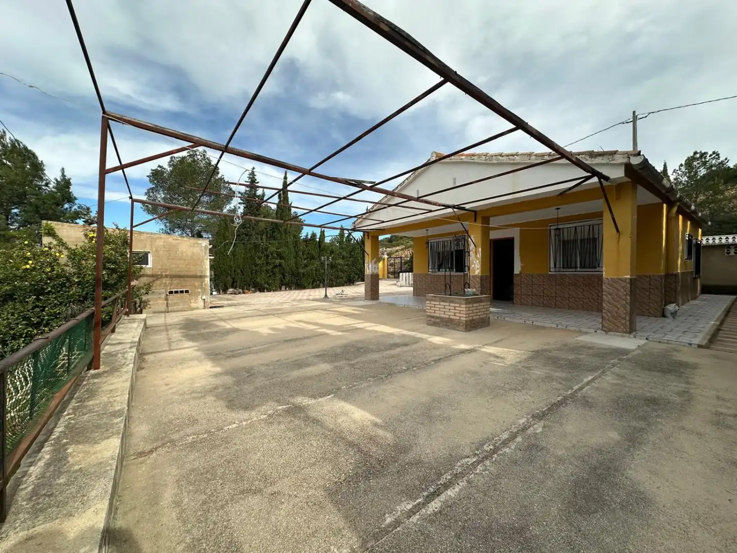 Vista exterior de Casa o chalet en venta en Macastre con Calefacción, Terraza y Trastero