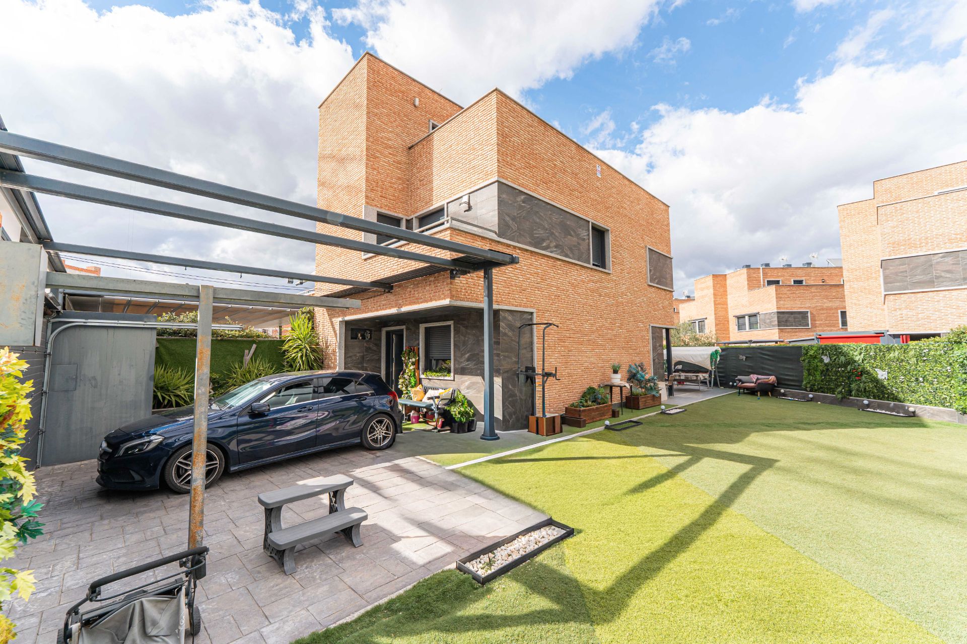 Exterior view of House or chalet for sale in Móstoles  with Heating, Private garden and Terrace