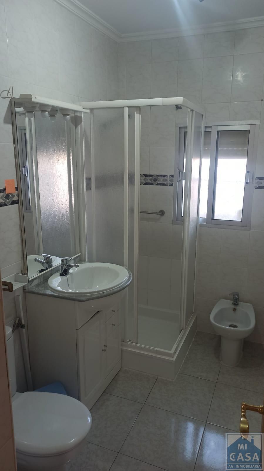 Bathroom of Flat to rent in Mérida  with Furnished