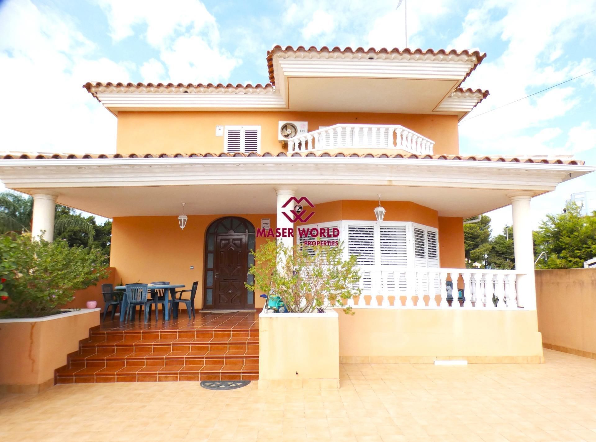 Exterior view of House or chalet for sale in Mazarrón  with Air Conditioner, Heating and Storage room