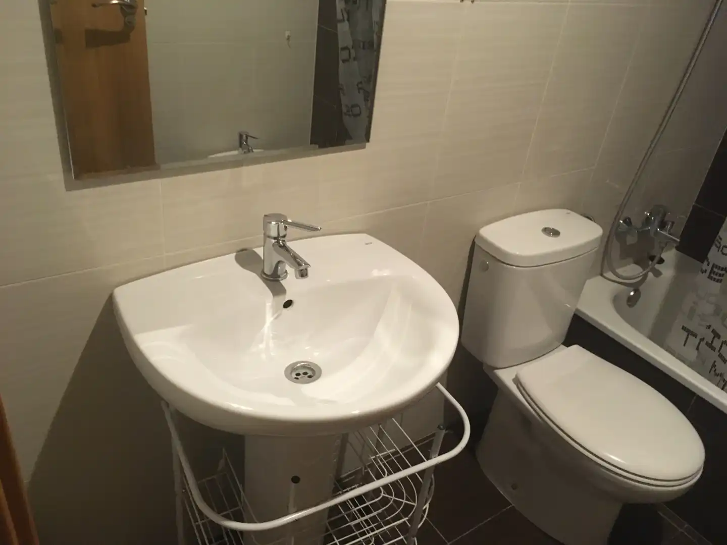 Bathroom of Detached homes for sale in La Muela  with Heating, Private garden and Parquet flooring