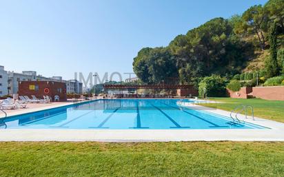 Piscina de Pis en venda en Caldes d'Estrac amb Aire condicionat, Calefacció i Terrassa