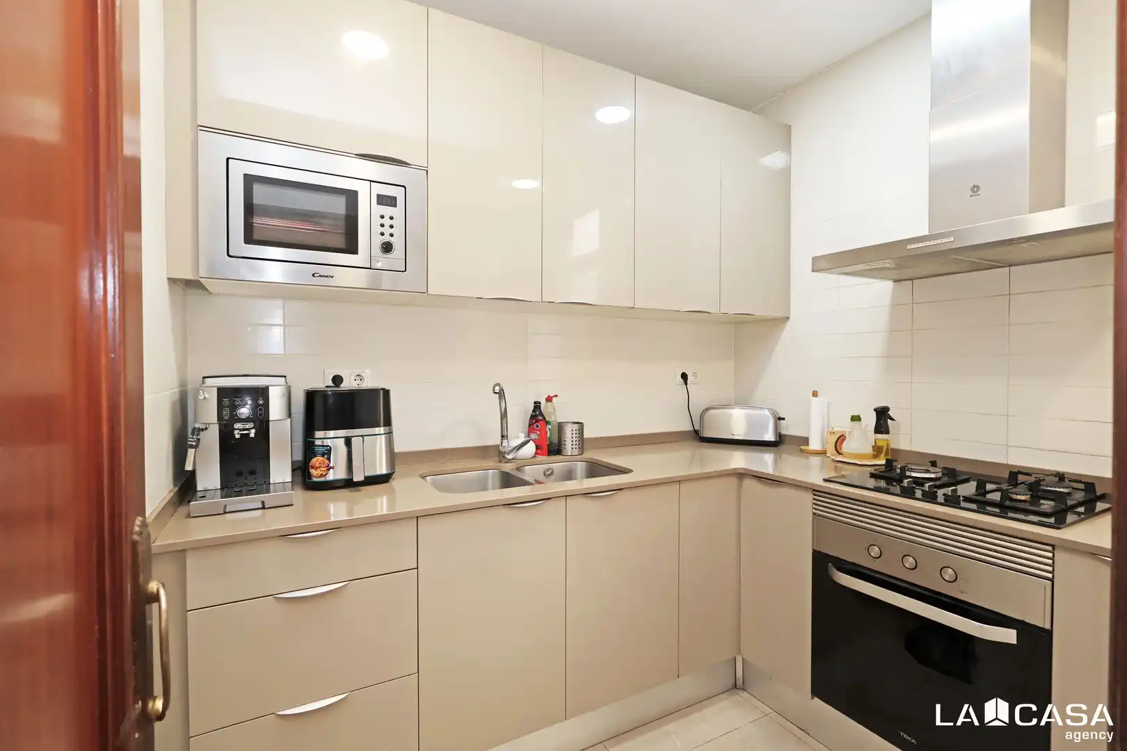 Cocina de Piso en venta en Barcelona con Balcón
