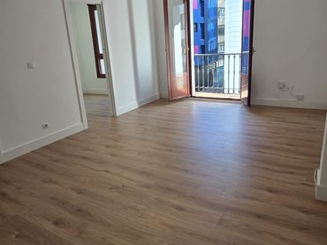 Piso con balcón en venta en Calle Bruno Mauricio Zabala Kalea