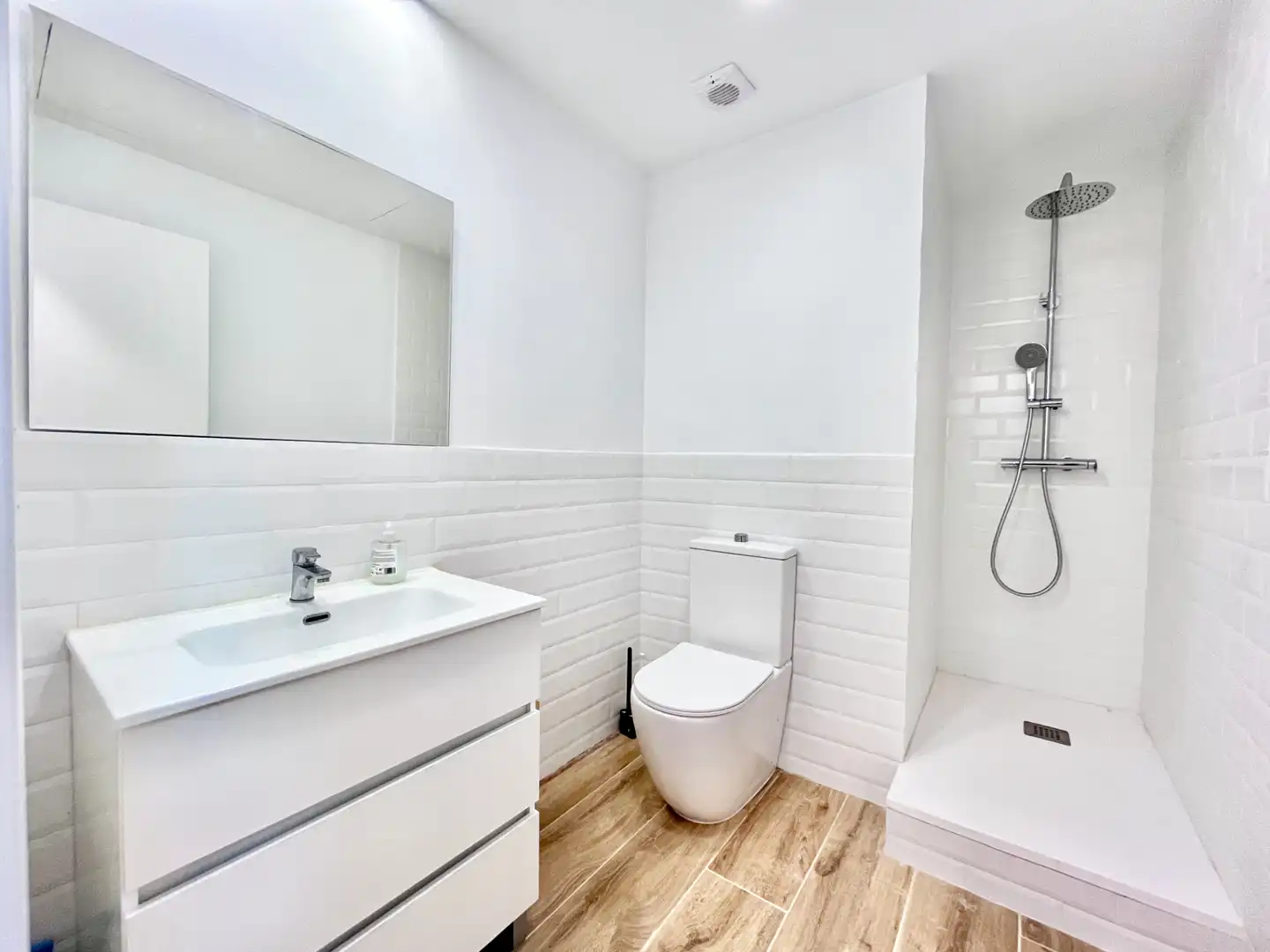 Baño de Piso en venta en Barcelona con Aire acondicionado, Calefacción y Terraza