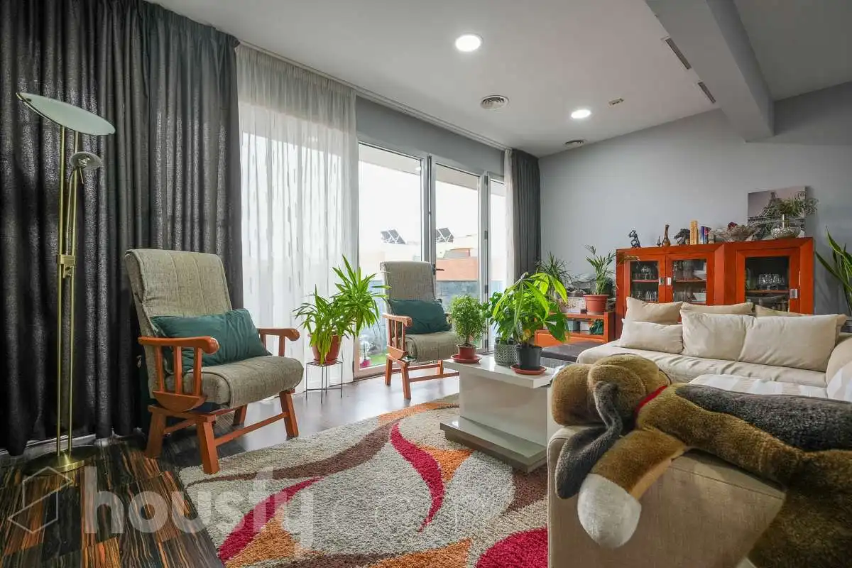 Piso con ascensor en venta en Cl. Poema Sinfónico .
