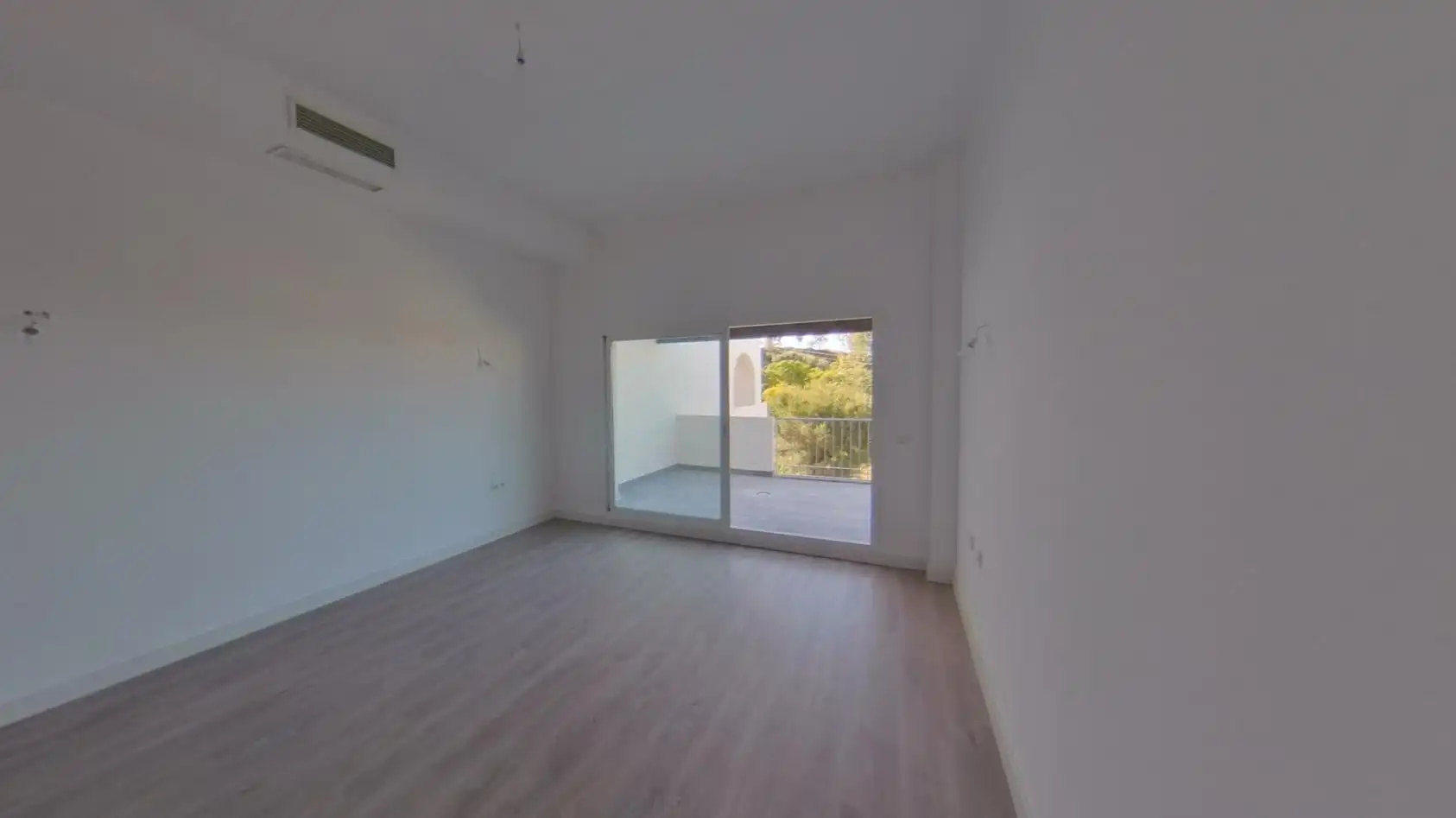 Habitación de Planta baja en venta en Marbella con Piscina y Piscina comunitaria