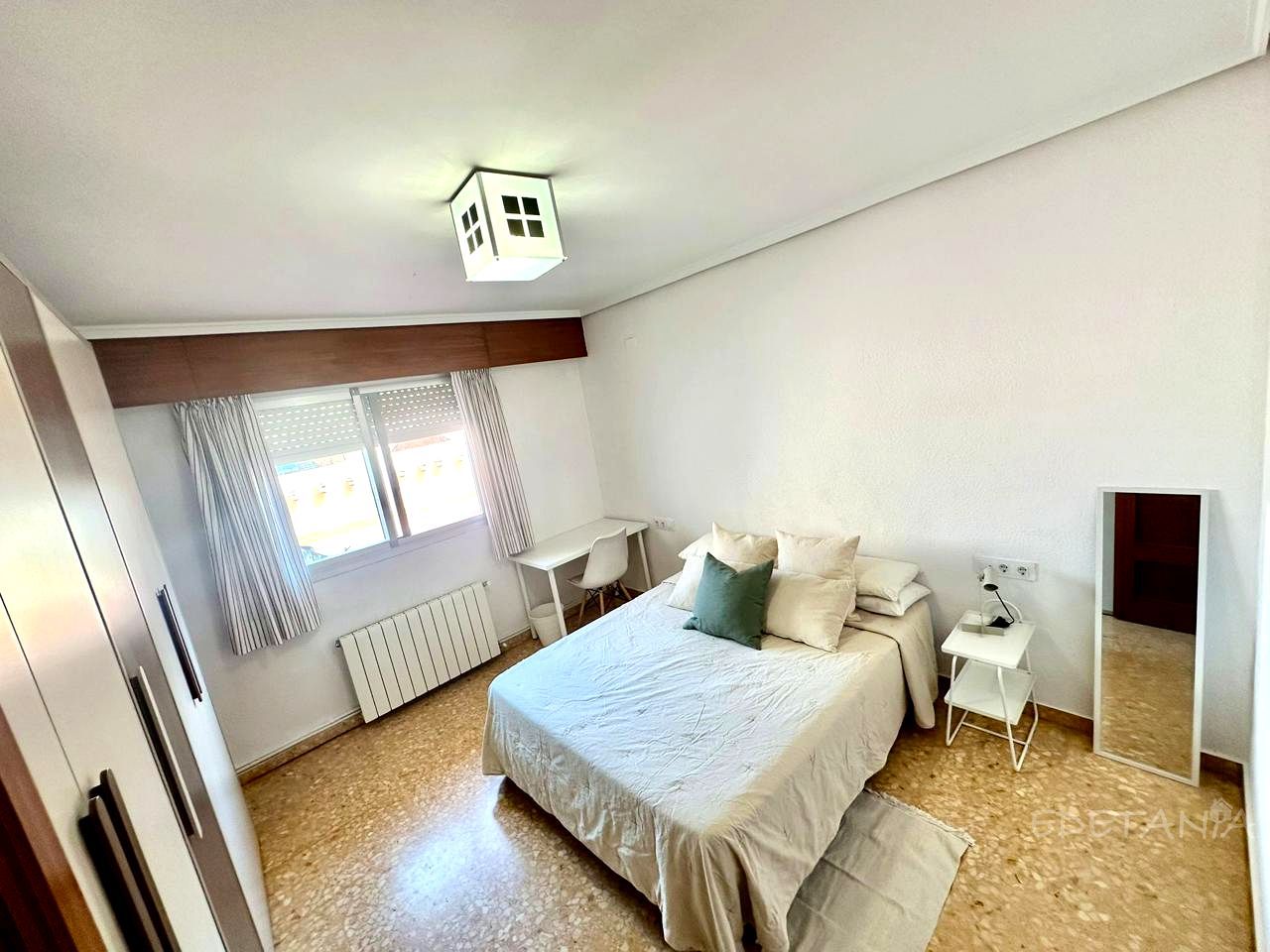 Bedroom of Flat to share in Alfara del Patriarca