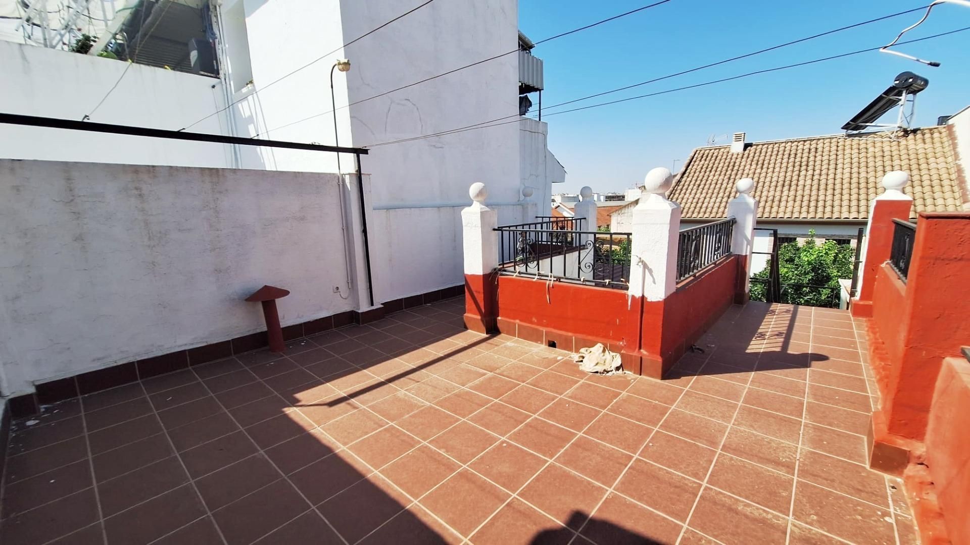 Exterior view of House or chalet for sale in  Córdoba Capital  with Terrace, Storage room and Balcony
