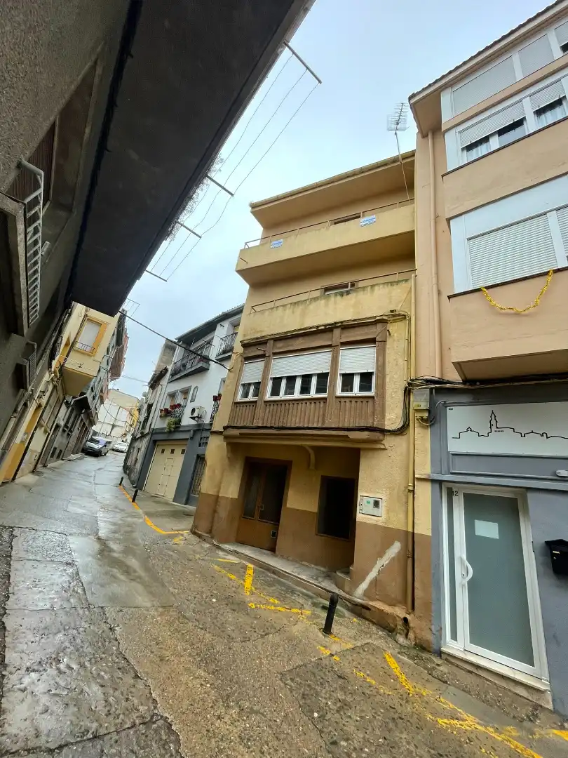 Vista exterior de Casa adosada en venta en San Adrián con Calefacción, Amueblado y Balcón