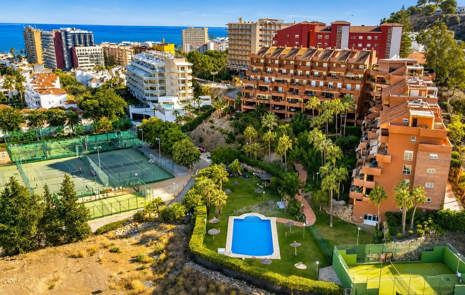Vista exterior de Piso en venta en Benalmádena con Aire acondicionado, Jardín privado y Terraza