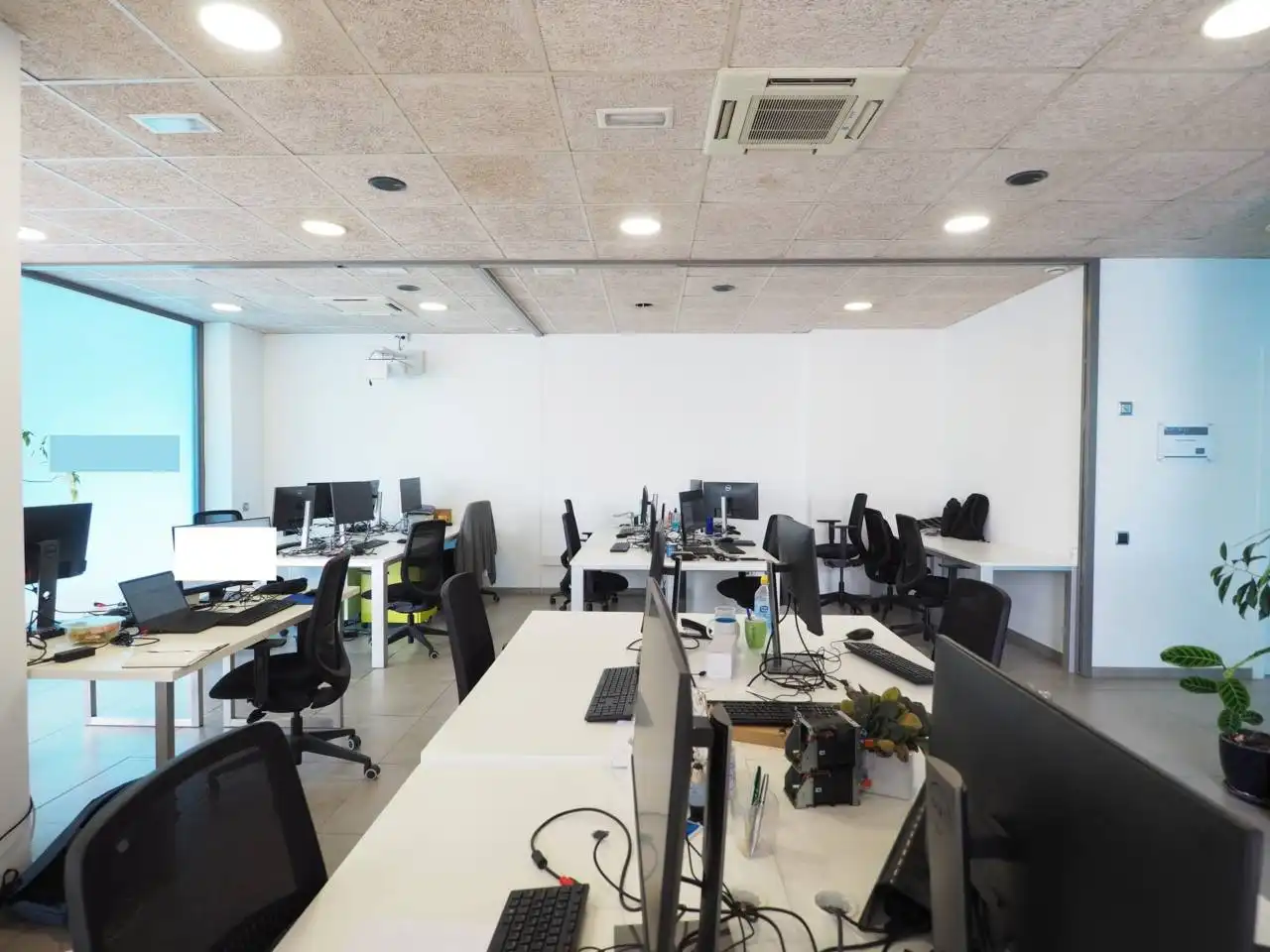 Business premises for sale in Avenida Marie Curie, imagen 4