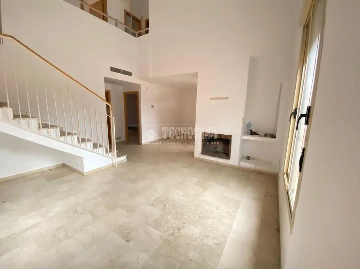 Piso en venta en Sanlúcar la Mayor con Aire acondicionado y Amueblado