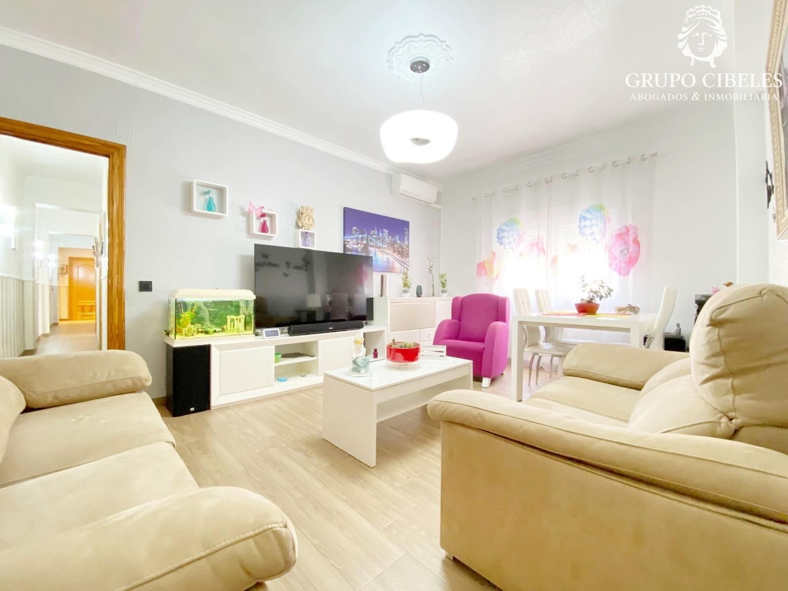 Living room of Flat for sale in  Almería Capital  with Air Conditioner and Balcony
