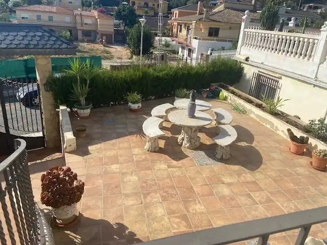 Terraza de Casa o chalet en venta en Chiva con Calefacción, Jardín privado y Piscina