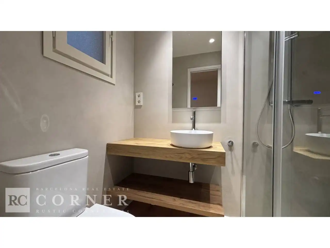 Bathroom of Flat for rent in Barcelona  with Air Conditioner, Heating and Terrace